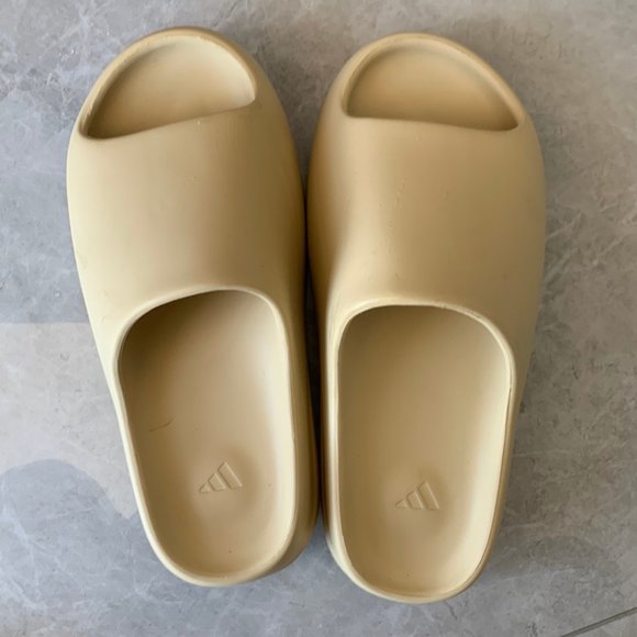 Adidas Yeezy Slide Desert Sand main image 5